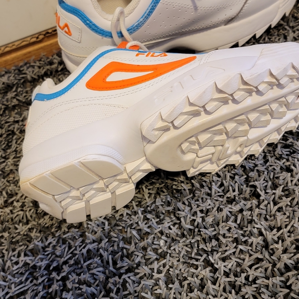 Womens Fila Disrupter Sneaker